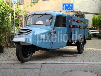 1--547134-Goliath Dreirad Transporter-pixelio.jpg