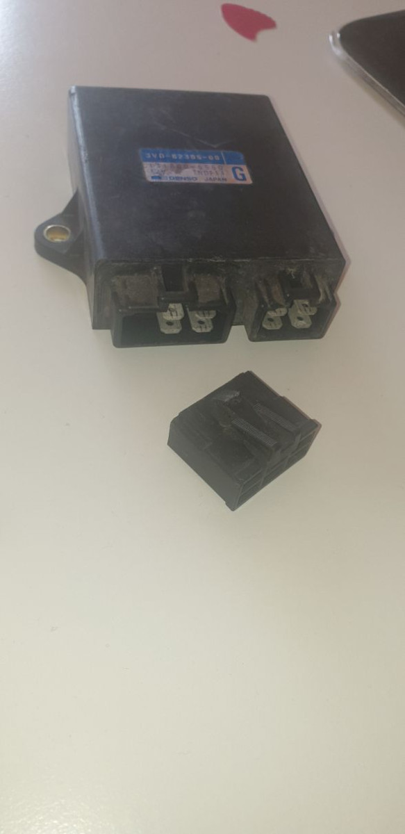 CDI der 3VD mit Stecker der Baghira.jpg